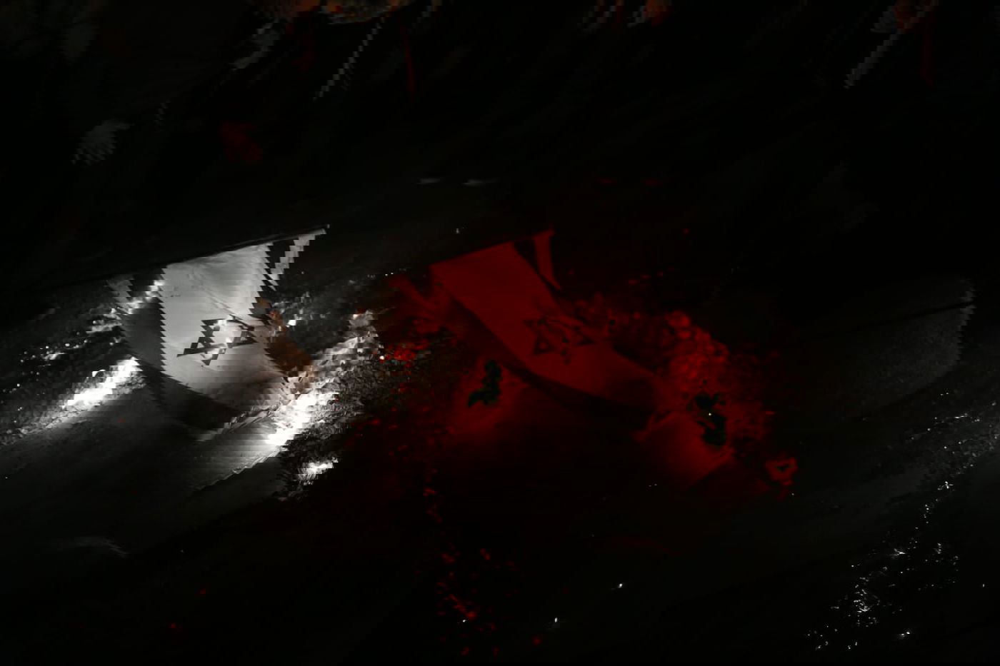 קיצונים תקפו רכב כיבוי - בגלל דגל ישראל