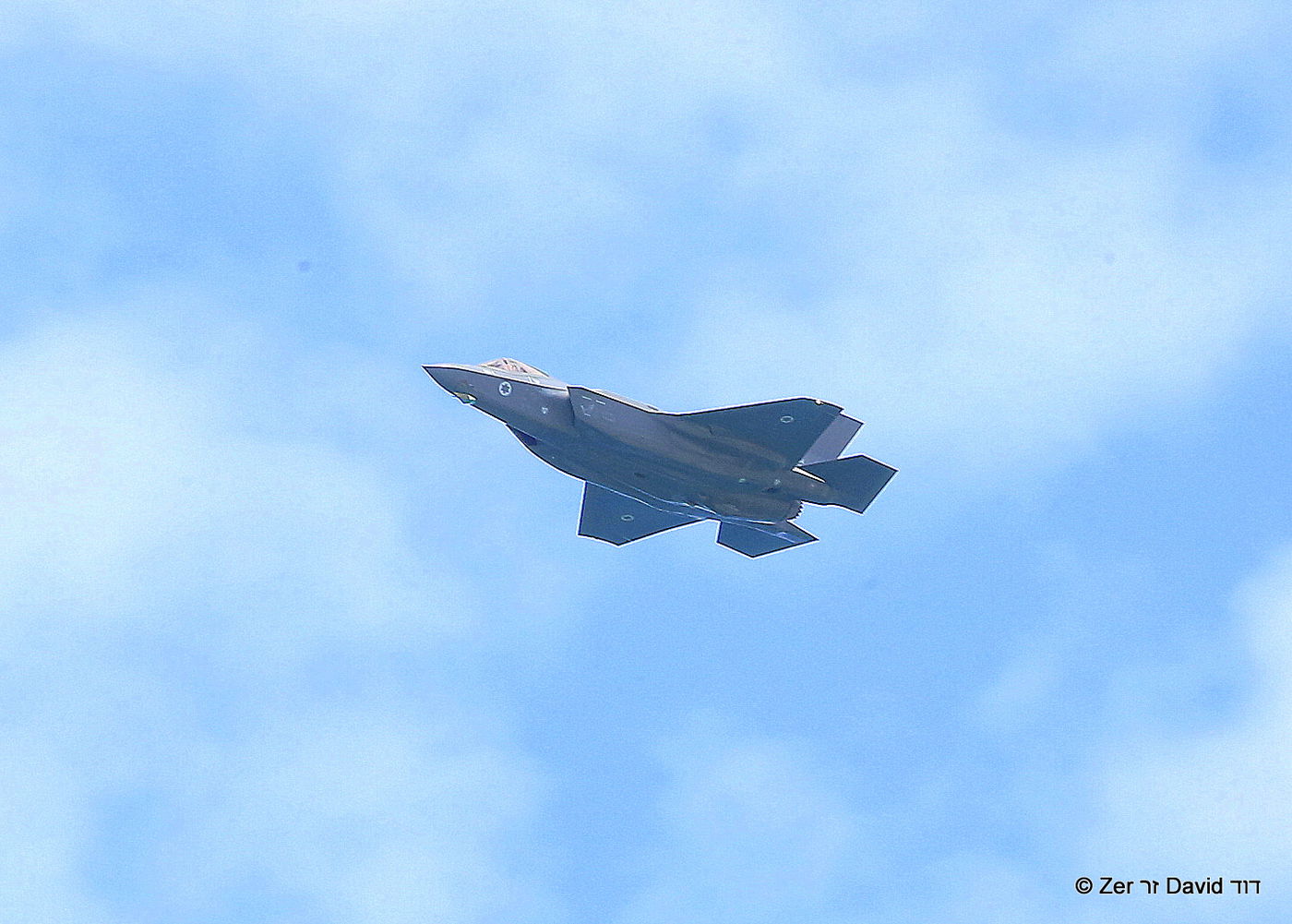 דוד זר ובנו צילמו יחד את המטס והמשט | צפו