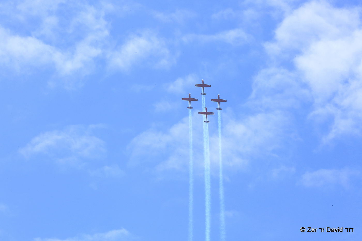 דוד זר ובנו צילמו יחד את המטס והמשט | צפו