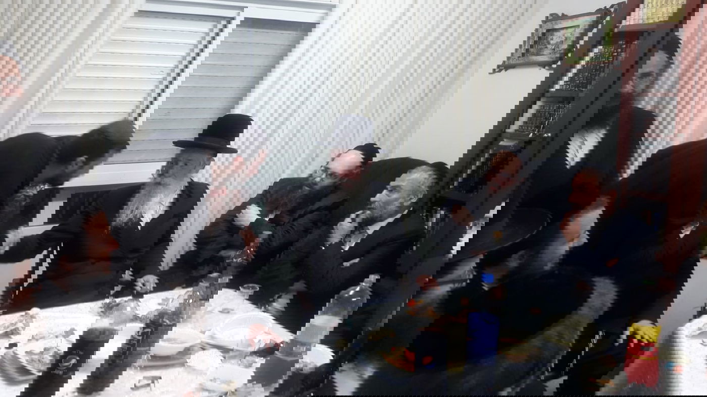 הערב (ראשון), הרב גרוסמן הגיע ל'קרישמעליינן' אצל אברום דויב גרינבוים