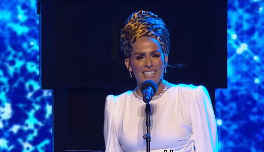 לינור אברג'ל, בטקס