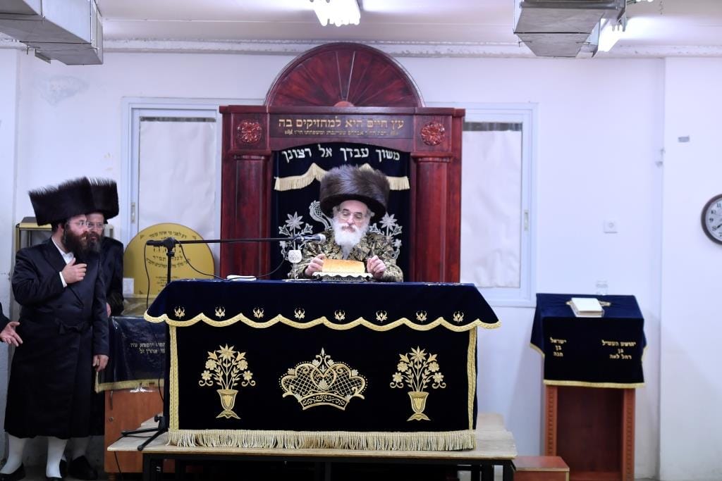 האדמו"ר מויז'ניץ ניחם את משפחת ההרוג