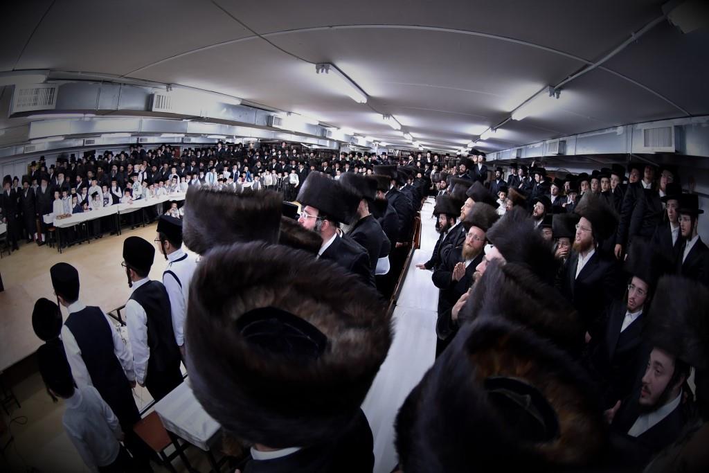 האדמו"ר מויז'ניץ ניחם את משפחת ההרוג