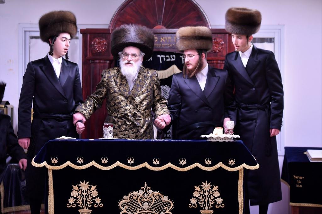 האדמו"ר מויז'ניץ ניחם את משפחת ההרוג