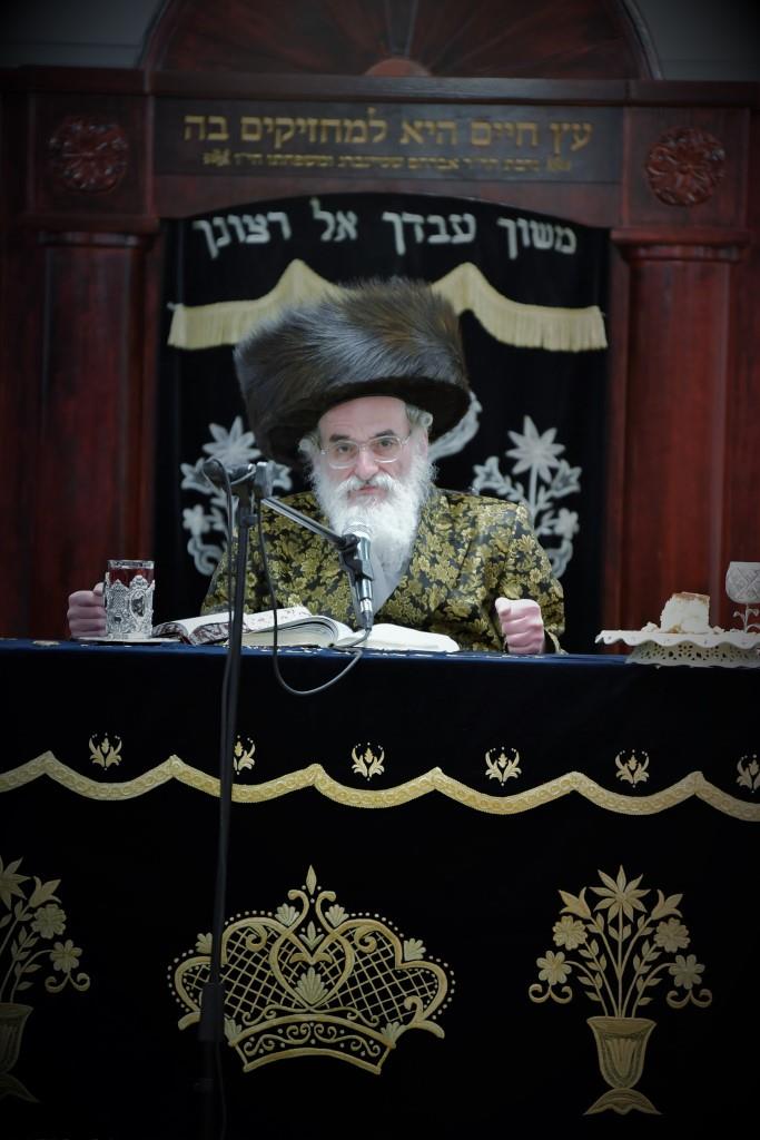 האדמו"ר מויז'ניץ ניחם את משפחת ההרוג