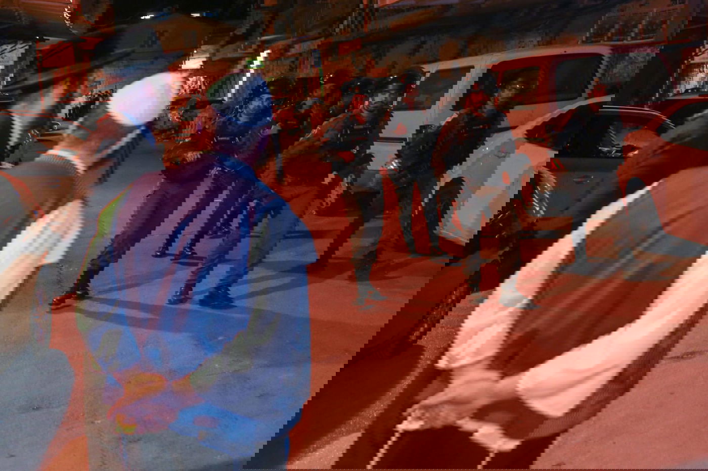 השוטרים בשכונה