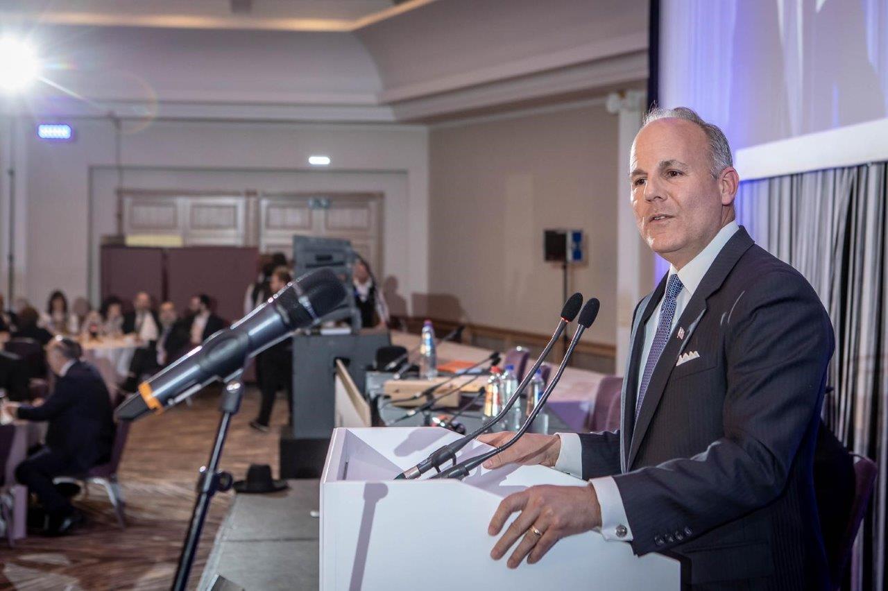 שליחו של טראמפ: "נלחם יחד באתגרים מול האויב"