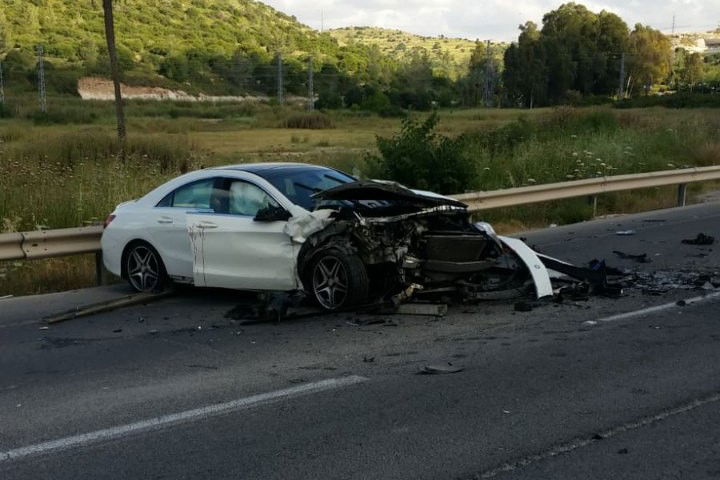 רכבו של המנהל לאחר התאונה