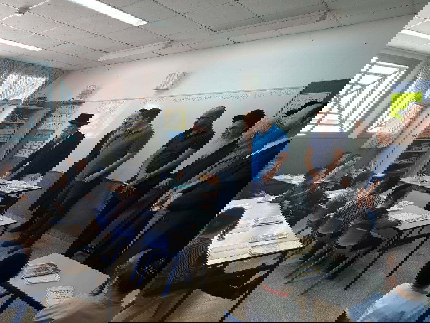 רמי גרינברג הבטיח לחסידים: מבנה לת"ת ולבית הספר