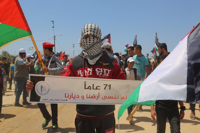 מתחמם: 10,000 פורעים בגבול עזה; אחד נהרג מירי צה"ל