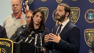 הרב ורעייתו במסיבת עיתונאים