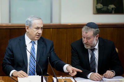 מנדלבליט סירב לדחות את השימוע בשנה