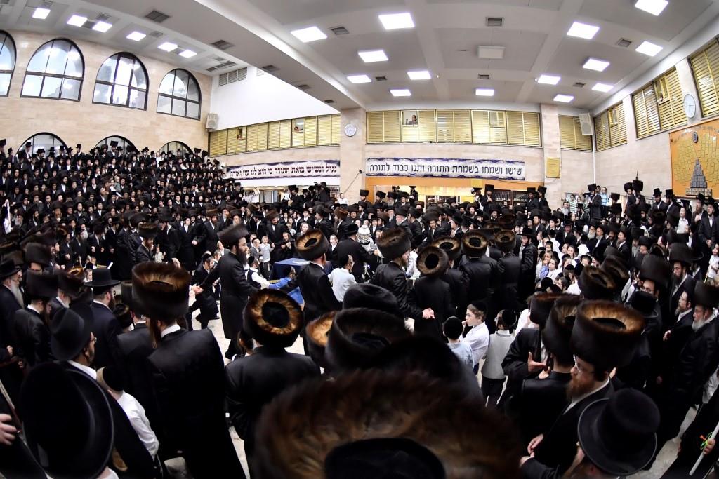 הכנסת ספר תורה לביהמ"ד סערט ויז'ניץ בחיפה