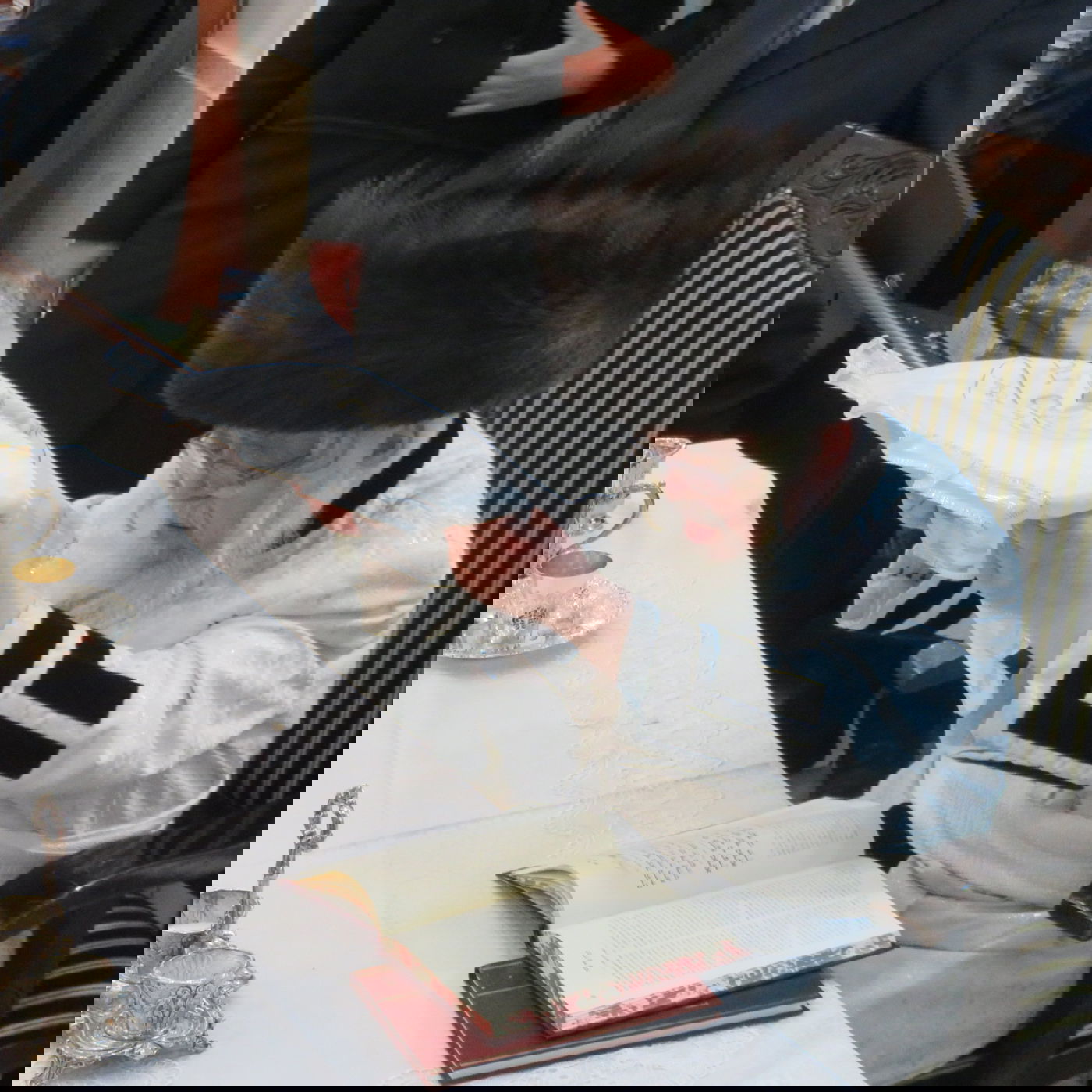 טיש 'פסח שני' בחסידות קרעטשניף סיגעט