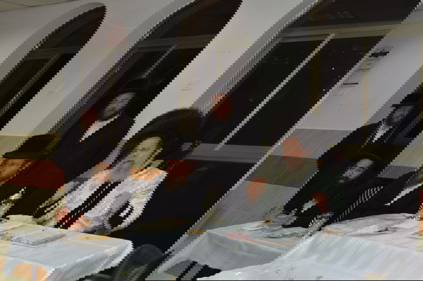 'טיש פסח שני' בחצר נדבורנה-ביתר. תיעוד