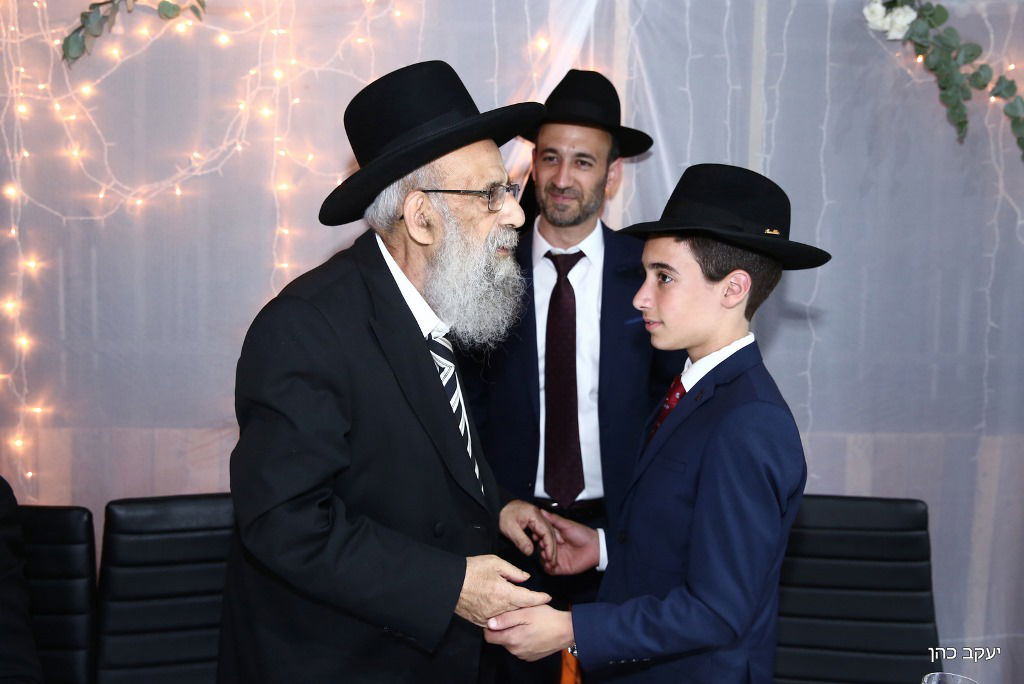 גלריה: נכד הגר"ד צדקה נכנס לעול המצוות