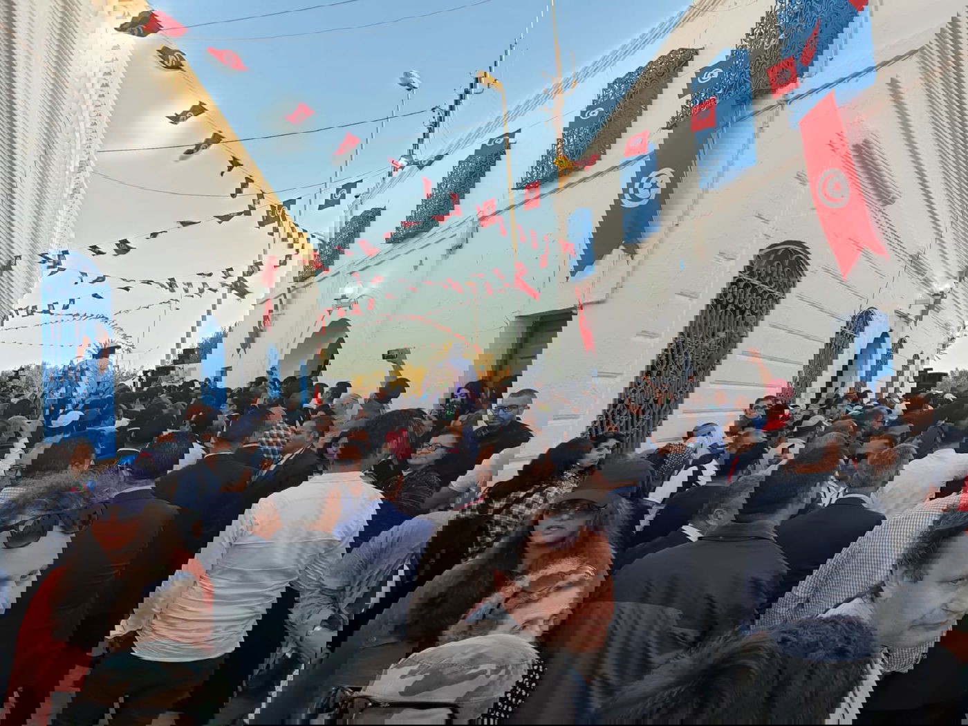 ל"ג בעומר בג'רבה: ראש הממשלה המקומי הצטרף לחוגגים