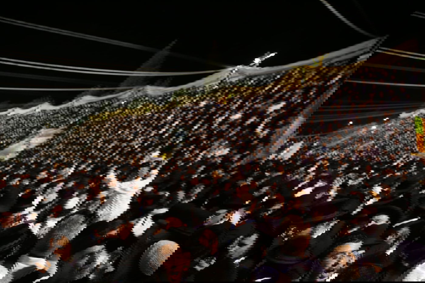 מירון: צפו במעמד ההדלקה המרכזי של האדמו"ר מבאיאן