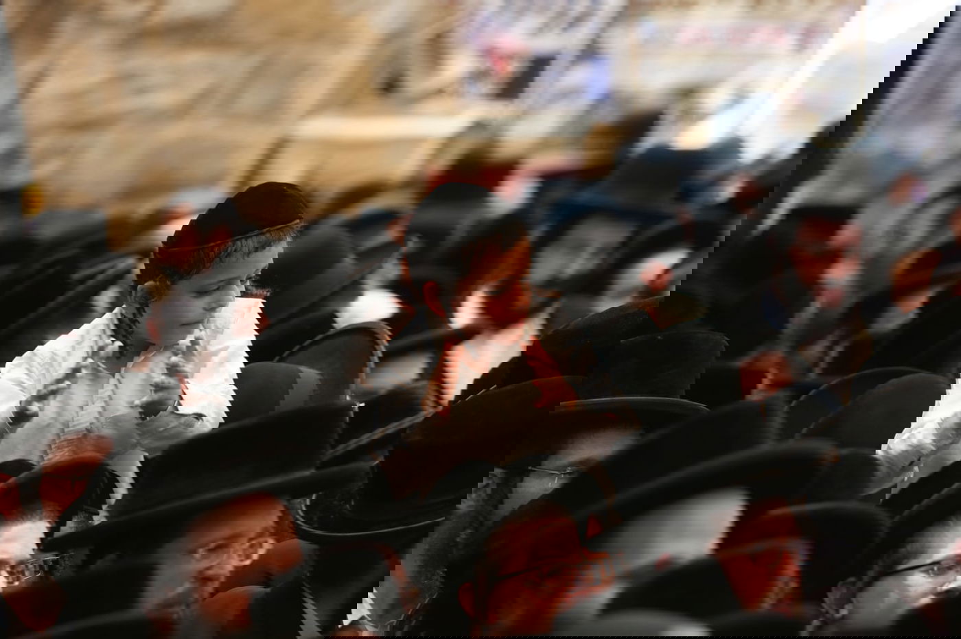 שמחה ללא הפסקה: צפו בחצר ציון הרשב"י