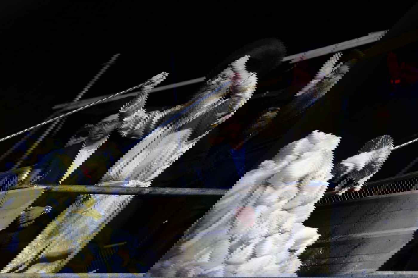 תיעוד מיוחד: ההדלקה של ר' מיילך בידרמן במירון