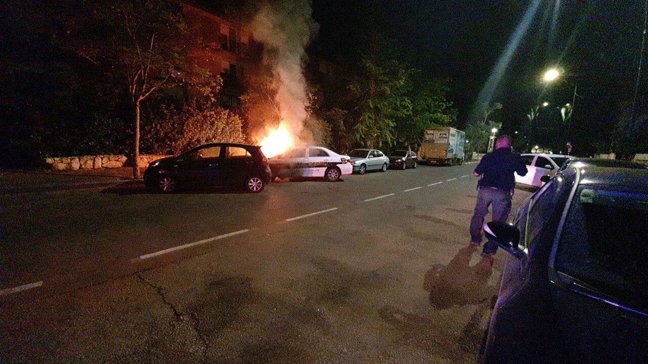 הניידת שעלתה באש