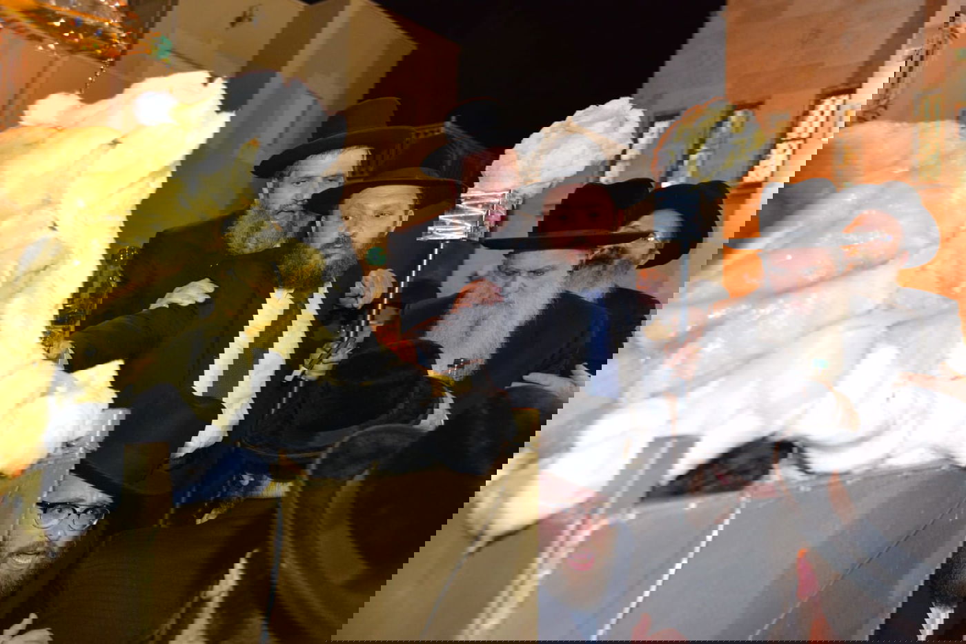 במירון: ההדלקה של רבי רפאל אבוחצירא