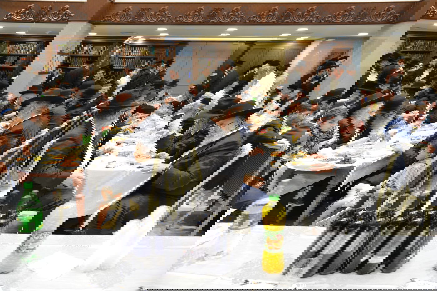 במירון: ההדלקה של רבי רפאל אבוחצירא