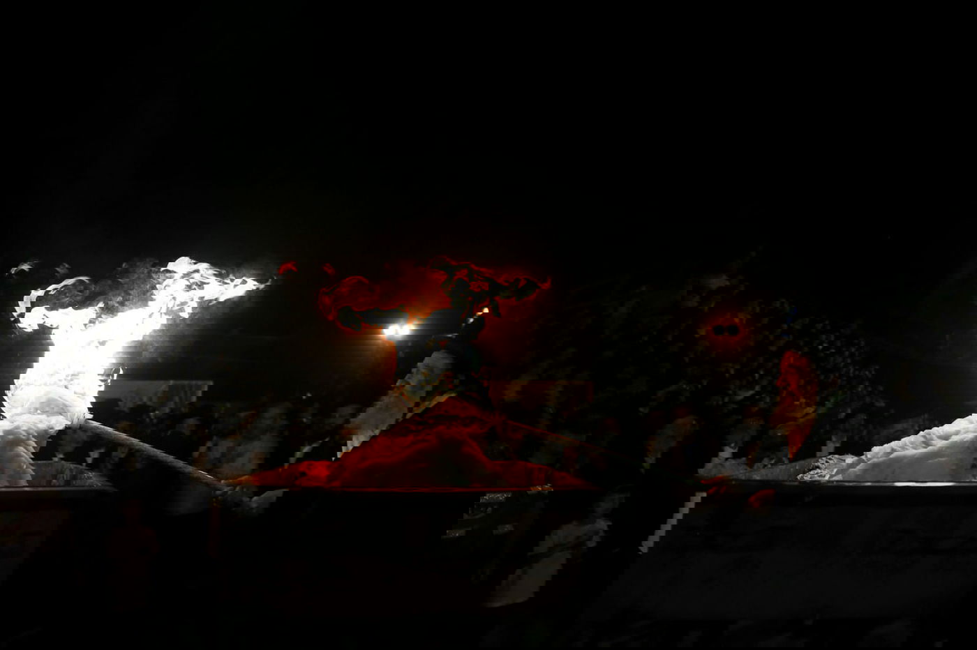 עם אלפי חסידיו; האדמו"ר מזוועהיל במירון