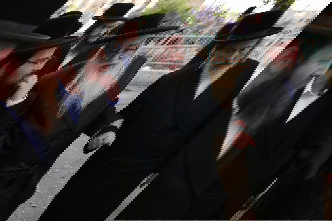 תיעוד: האדמו"רים מגיעים לכינוס המועצת