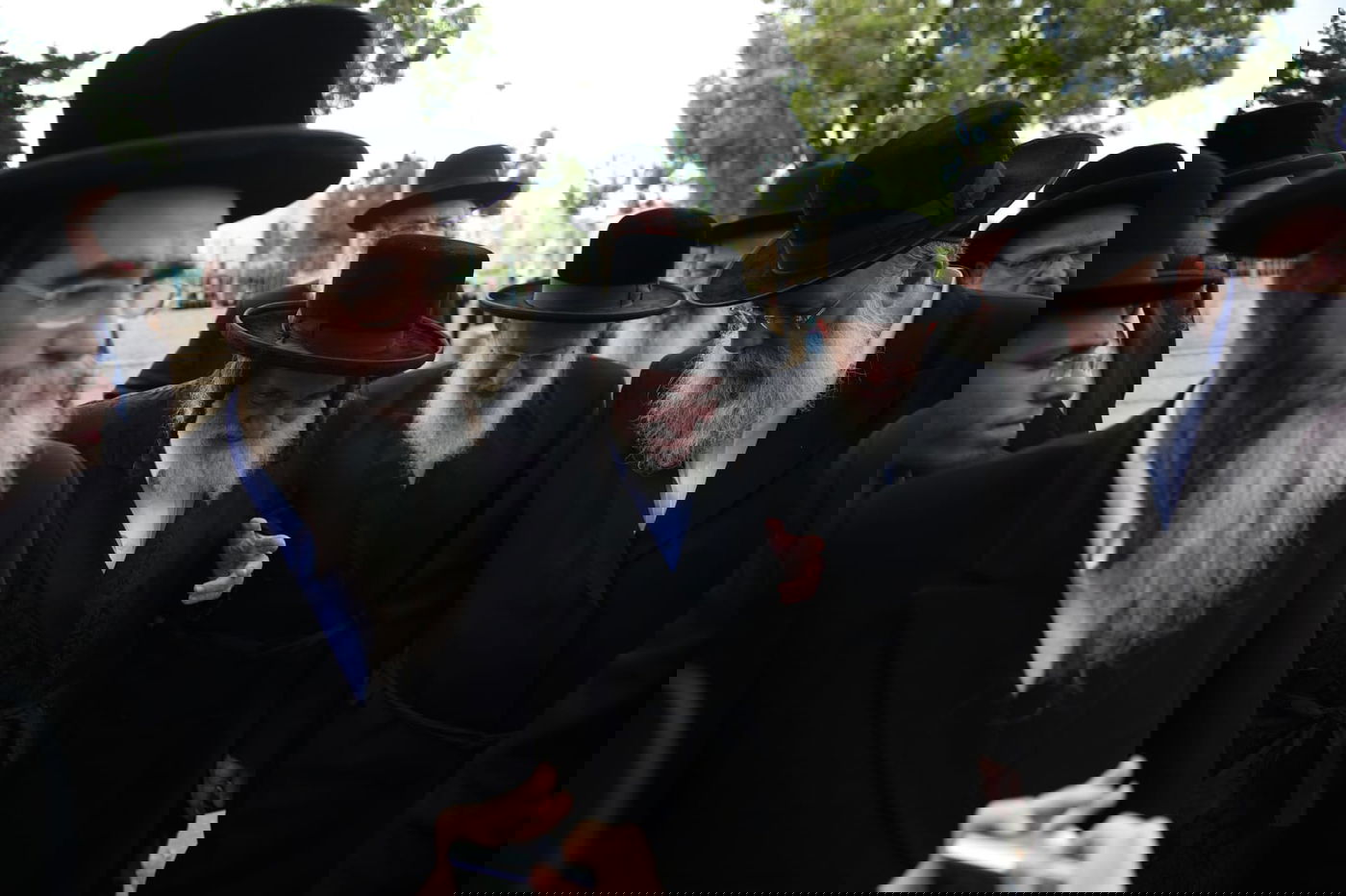 תיעוד: האדמו"רים מגיעים לכינוס המועצת