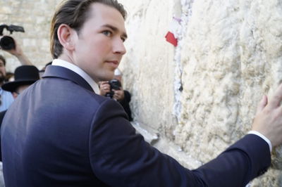 הקנצלר הצעיר בעולם - הודח בהצבעת אי אמון