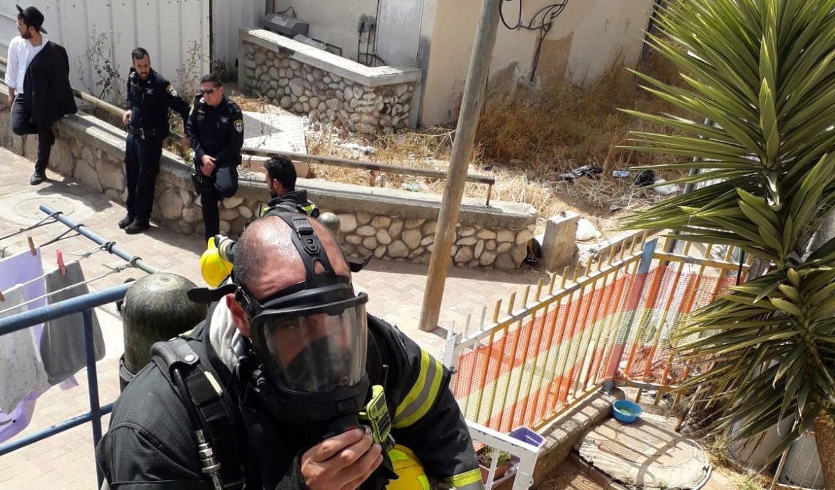 עשרות משפחות חרדיות פונו מבתיהן בגלל שריפה