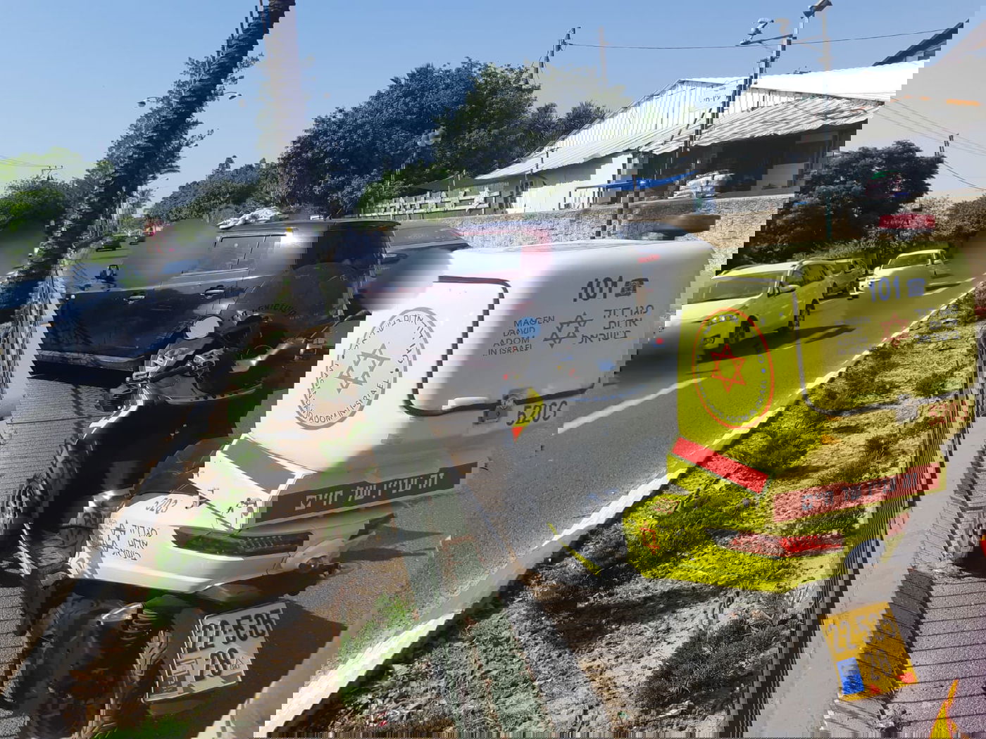 נהג חרדי לקה בליבו - ופגע בגדר ההפרדה