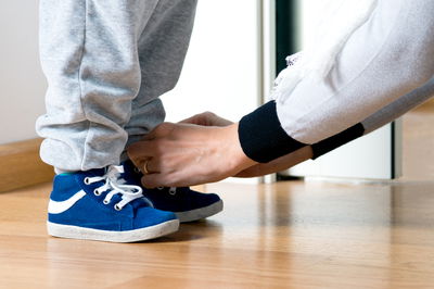 שימו לב: מצאנו טריק מדהים לניקוי נעלי זמש