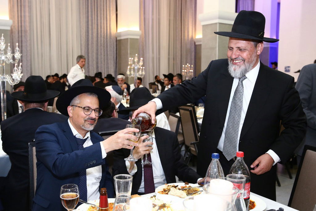 תיעוד: הראשל"צ הגר"ש עמאר השיא את נכדתו