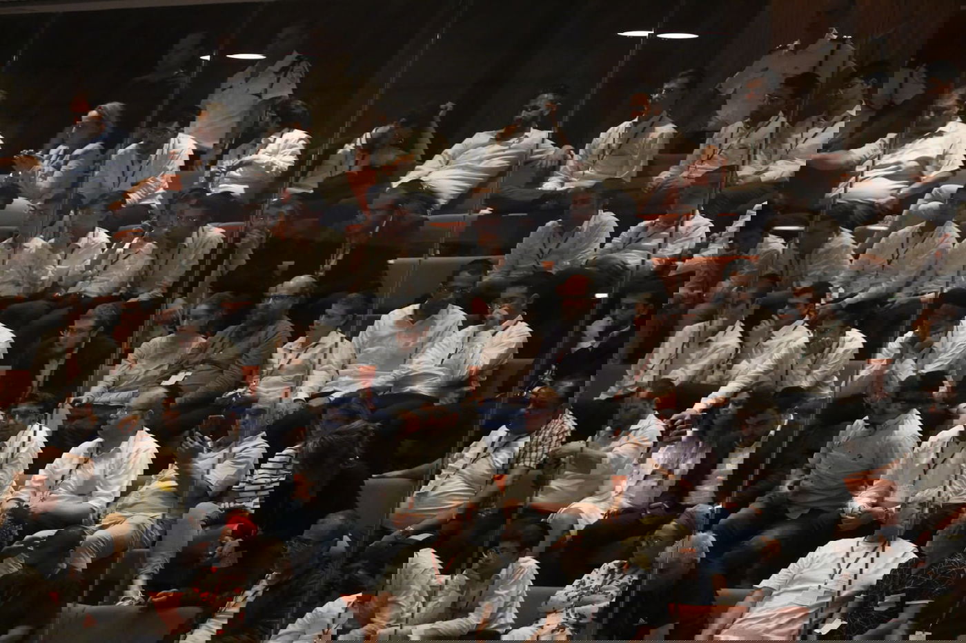 היום הדרמטי בכנסת - בעדשה של חיים גולדברג