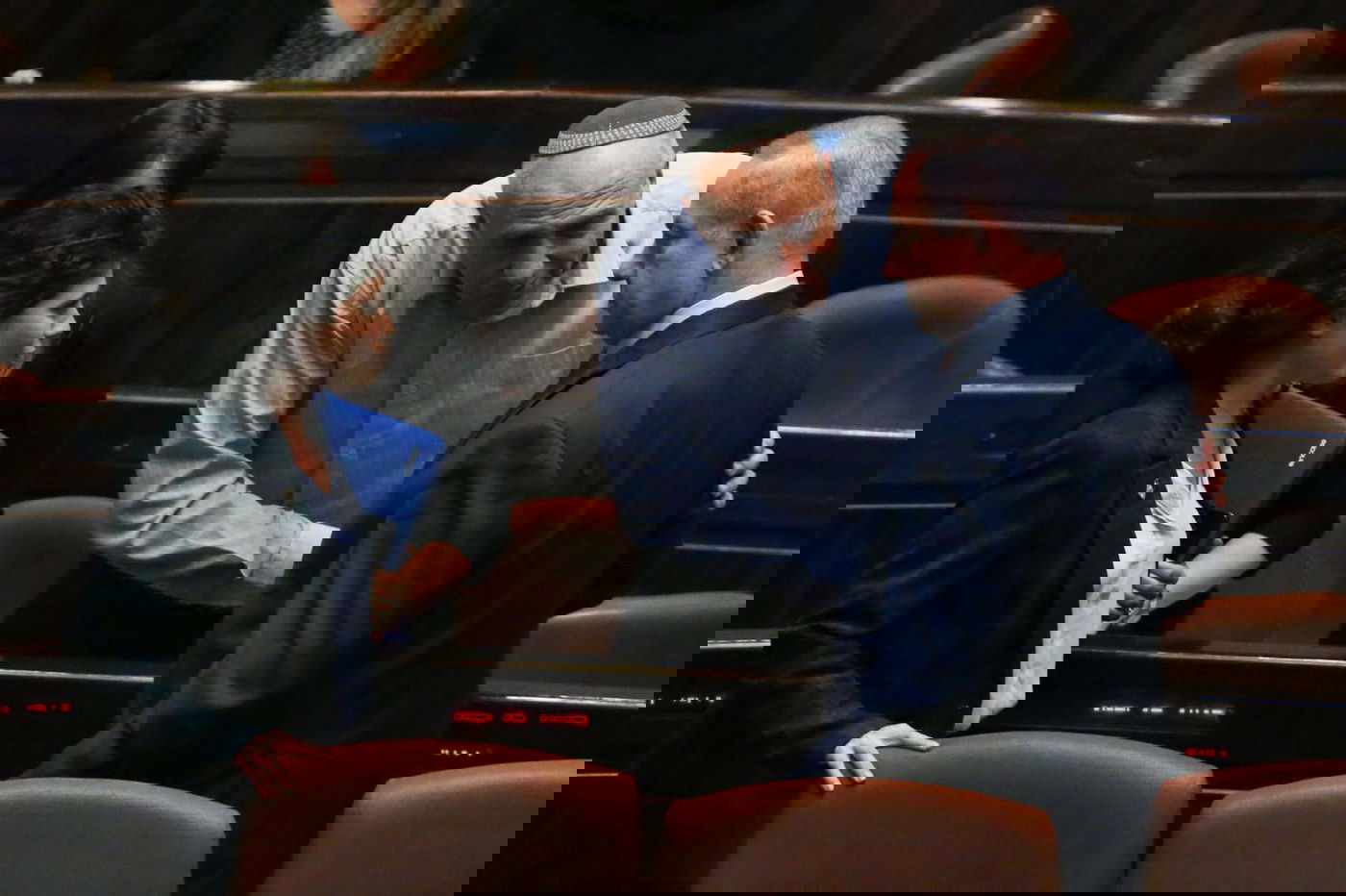 היום הדרמטי בכנסת - בעדשה של חיים גולדברג