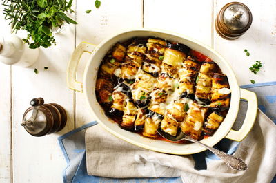 רולטיני. חצילים מגולגלים במילוי גבינות