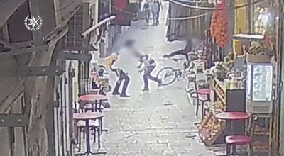 צפו ברגעי הפיגוע ונטרול המחבל הדוקר