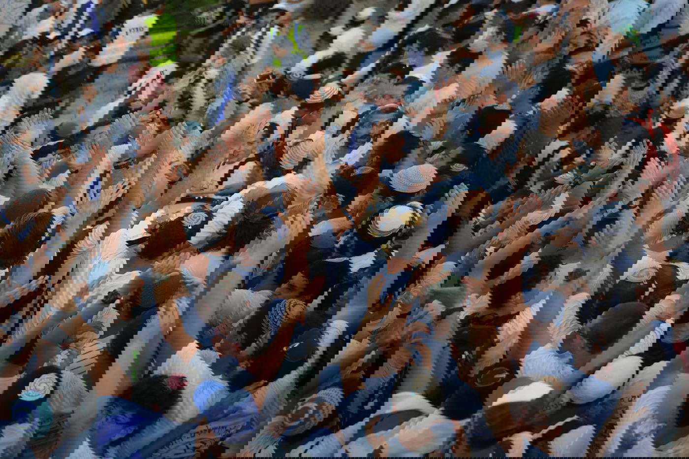 'ריקודגלים' ברחבת שער שכם • צפו בתיעוד