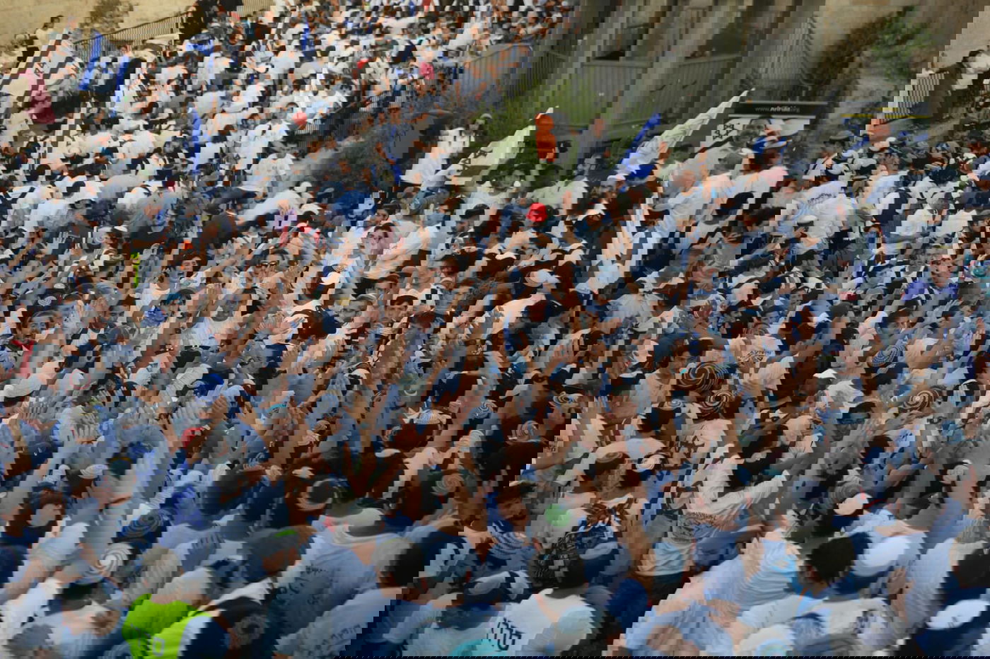 'ריקודגלים' ברחבת שער שכם • צפו בתיעוד