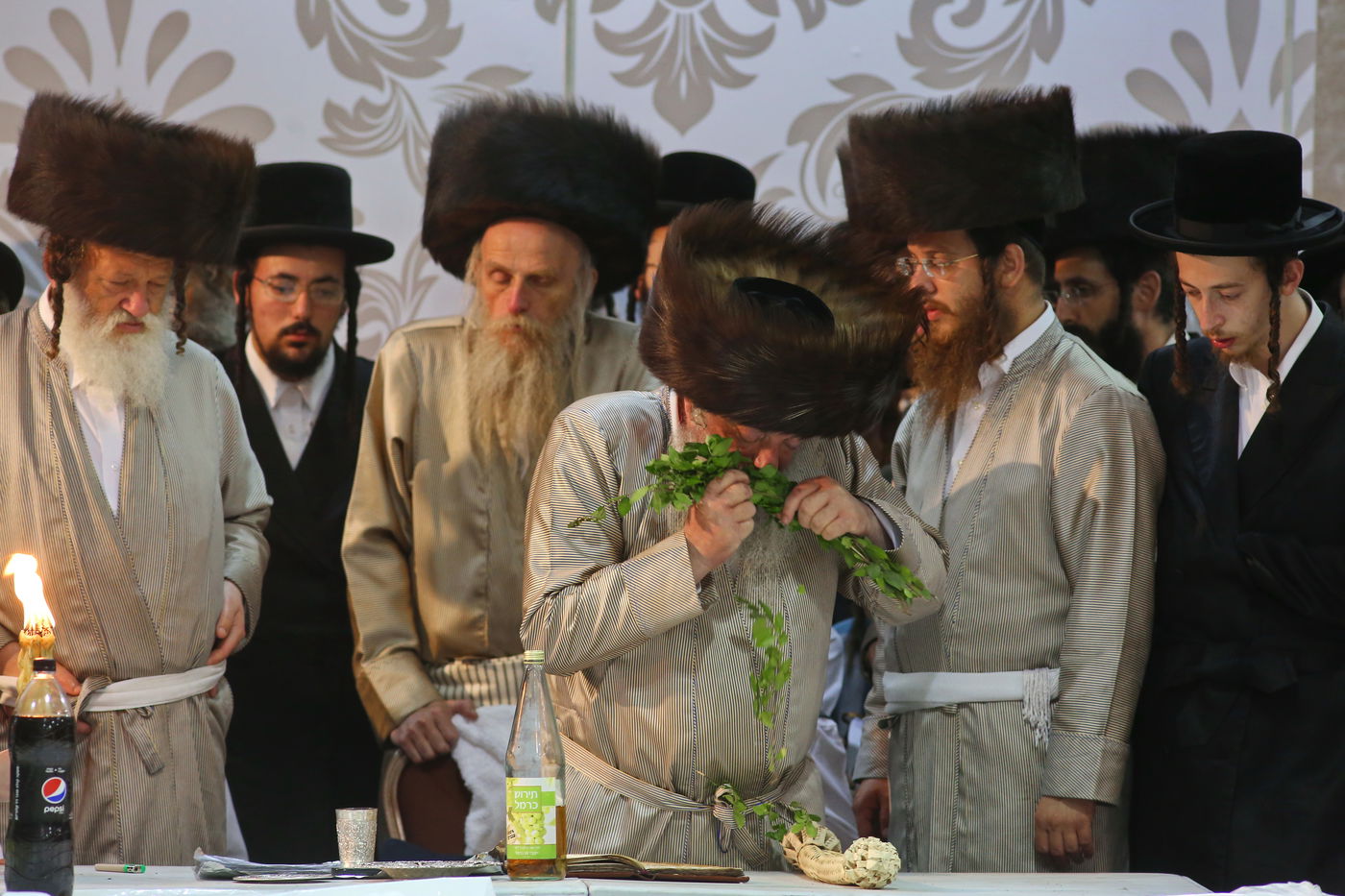 האדמו"ר מלעלוב בשבת התאחדות עם הבחורים השקדנים