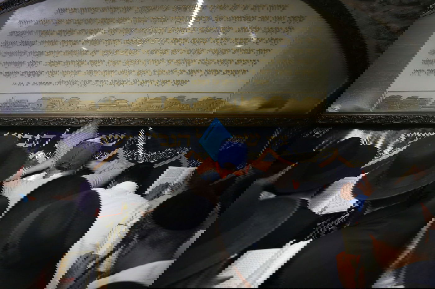 תיעוד: אלפי מתפללים על ציון שמואל הנביא