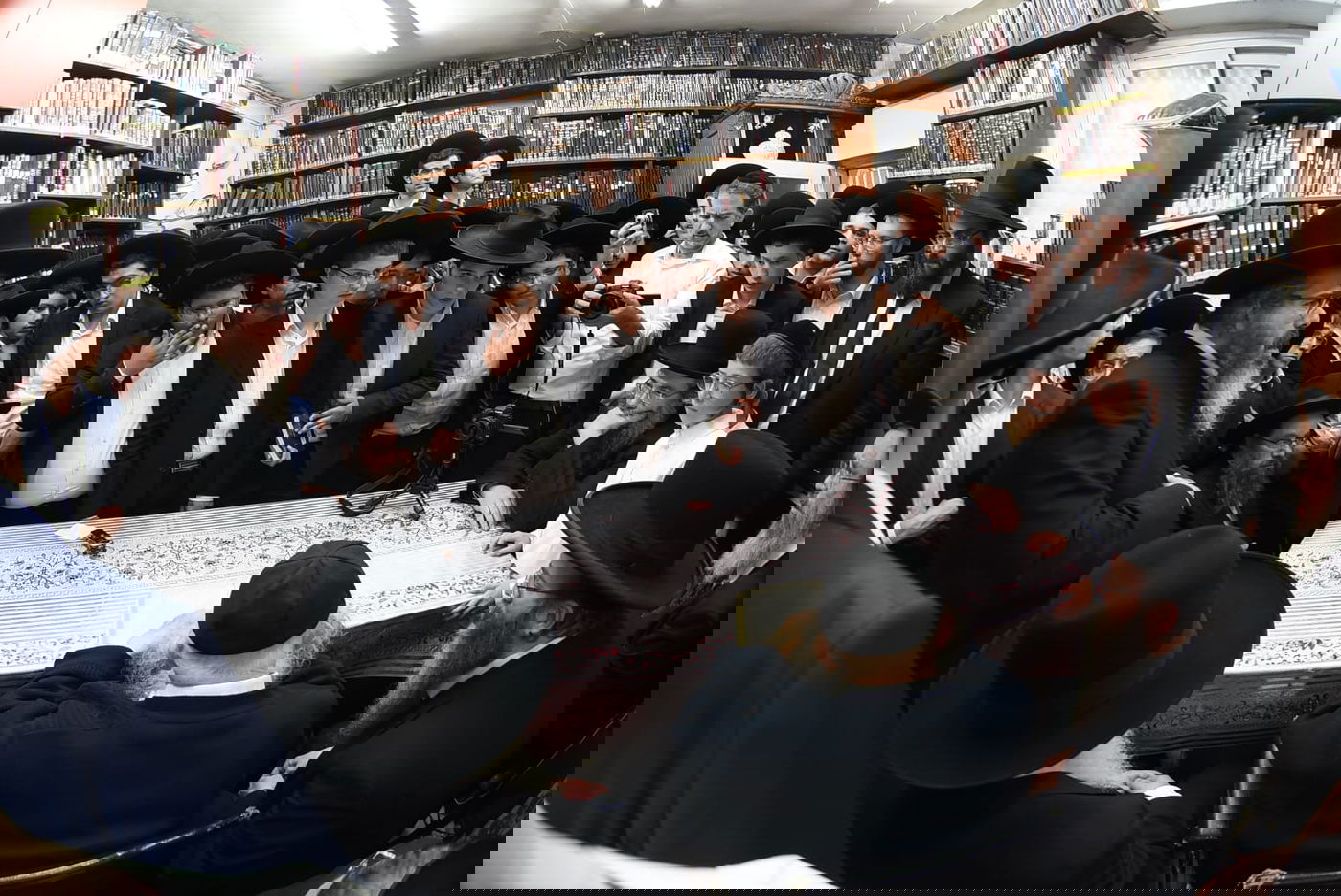 אסיפת התלמידים בבית הגר"ח