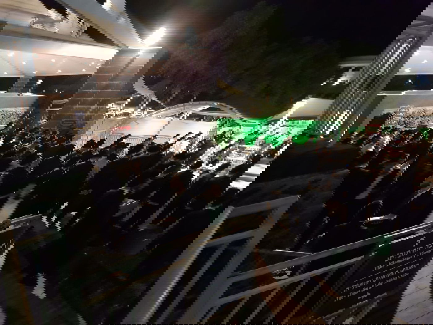 רבים עולים לקברו של השל"ה הקדוש • צפו