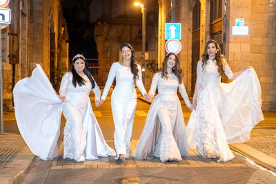 מיוחד: תערוכת שמלות כלה עם מסר חברתי