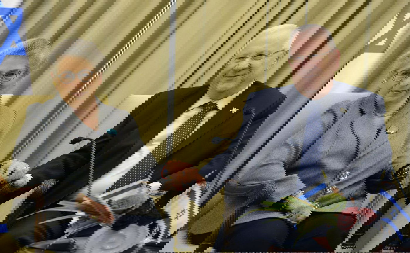 סמל לצניעות • גלריית פרידה מנחמה ריבלין