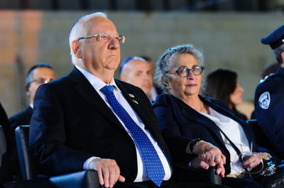 מחבקים את הנשיא – חיבוק דוב / טור דעה