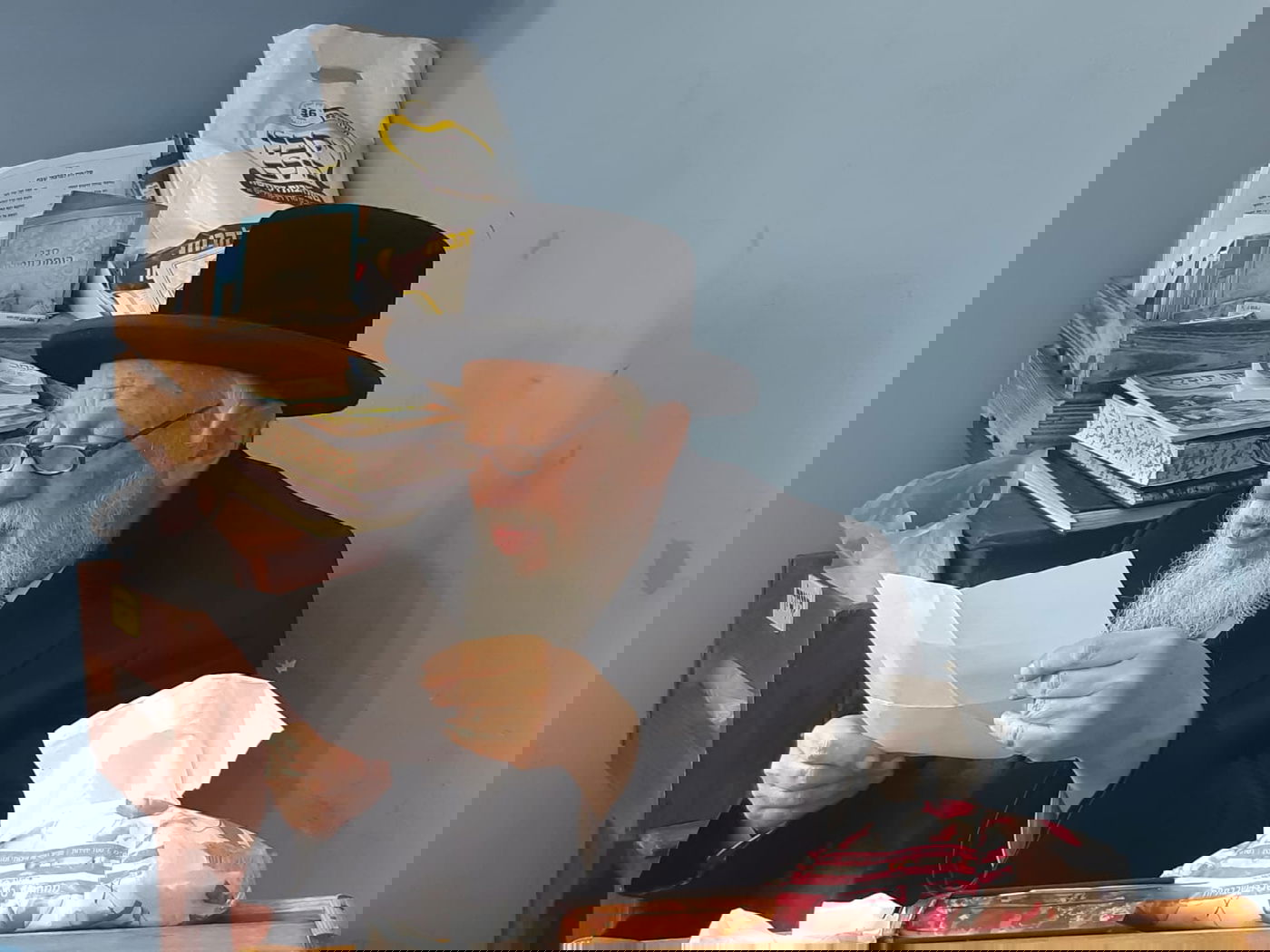 האדמו"ר מקאפיטשניץ במסע לקברי צדיקים באוקראינה