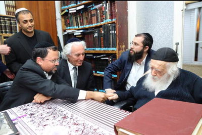 פרקליט הצמרת ציון אמיר התברך אצל שר התורה